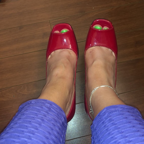 Ellen Tracy red shoes 👠 - Picture 13 of 14